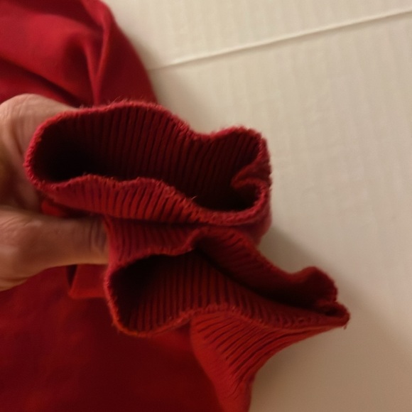 Round tree & Yorke red sweater with embroidered Santa Men’s size XL - Picture 12 of 13